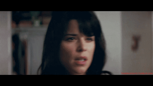 Neve Campbell Hunts Find Share On Giphy