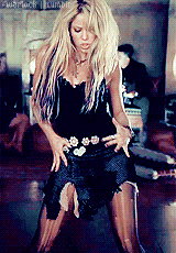 Shakira’s GIFs Don’t Lie: 10 Hip-Shaking Moments from the Latin Diva’s
