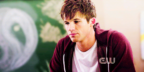 gif shortener shorten matt lanter liam gif dimensions: 500x250