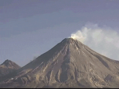 Volcano GIF - Find & Share on GIPHY