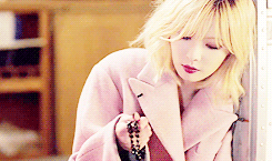 this gif has everything: hyuna, troublemaker, trouble maker!