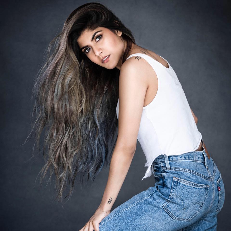 Meant to be ananya. Ананья Бирла. Ananya Birla и ниджа Бирла. Ananya Birla родители. Светлана Бирла.