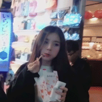 heejineatingchicken