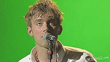 Damon Albarn vocalista de Blur cantando para su público inglés.- Blog Hola Telcel