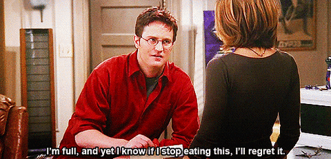 18 Times em Friends em Chandler Bing Summed Up Life as a Twenty Something giphy gif