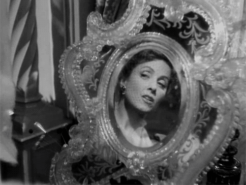 Danielle DARRIEUX ... a 100 ans ! Giphy