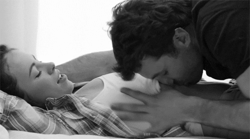 Resultado de imagem para sensualidade gifs