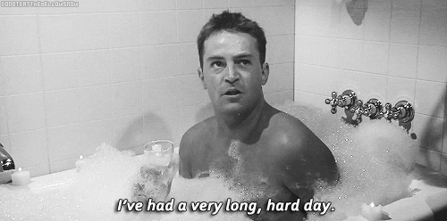 18 Times em Friends em Chandler Bing Summed Up Life as a Twenty Something giphy gif