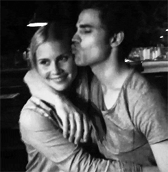 Claire holt dating paul wesley