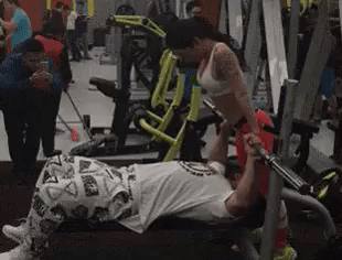 How to pick up chicks at gym in funny gifs