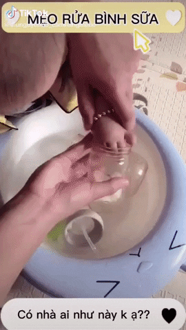 Mẹ nào rửa bình như này ko ạ 😹😹