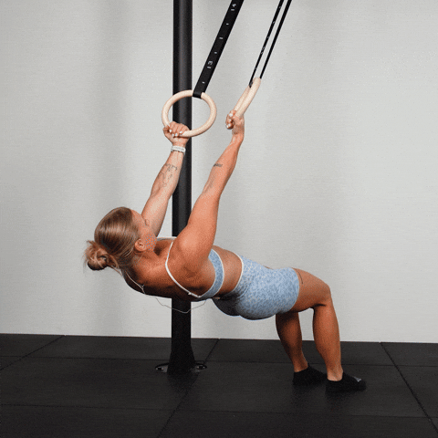 Ring Biceps Curl demonstration
