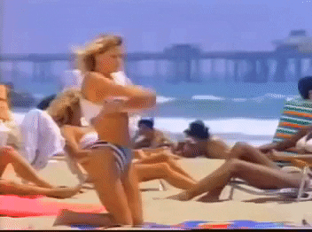 beach-sexy-dance-gif