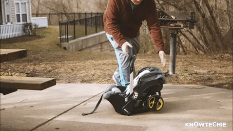 turning the doona carseat into a stroller