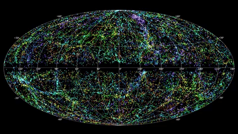  Un telescopio de Canadá detecta misteriosas señales de radio provenientes de una galaxia lejana Giphy