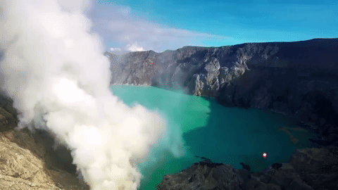 Volacán Kawah Indonesia lava azul 