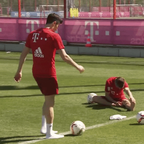 Fc Bayern Training GIF by Tomi Ferraro, Sportz