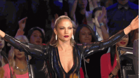 J.Lo dancing at American Idol is clear supportive body language