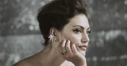 Phoebe Tonkin GIF - Find & Share on GIPHY