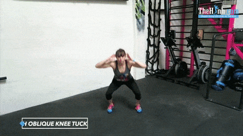 Squat with Oblique Knee Tuck