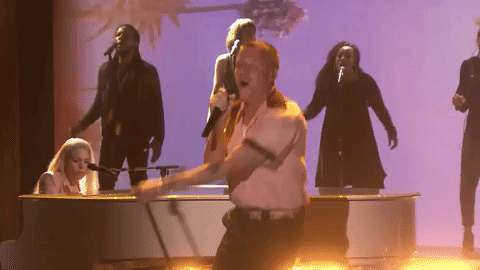 Macklemore Performs “Glorious” With Skylar Grey On ‘Fallon' thumbnail
