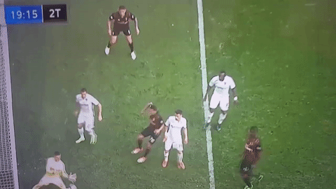 Milan, passo falso