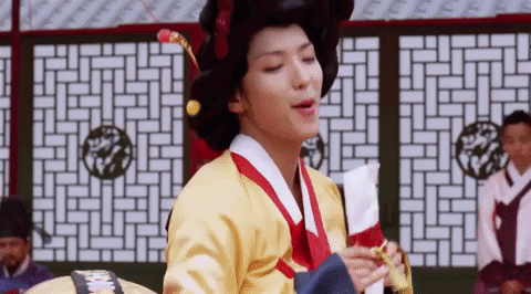 King And Clown Flirt GIF - Find & Share on GIPHY