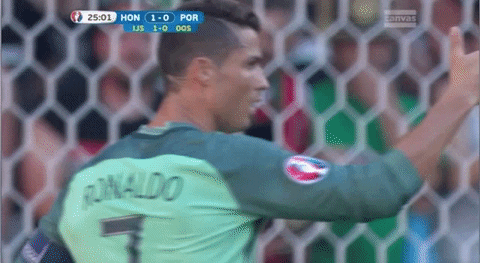 Cristiano Ronaldo giving a thumbs up