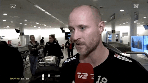 женщина исчезла из кадра в прямом эфире, женщина исчезла из кадра за долю секунды