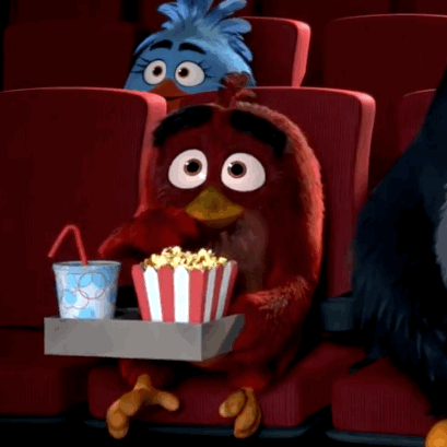 Angry bird au cinema qui mange du popcorn. Mariage. Paris en Noces. Wedding planner en ile de france.