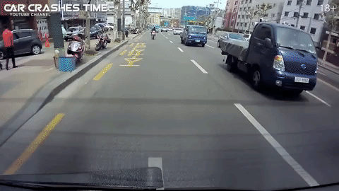 Dont Use Phone While Driving in funny gifs