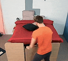 Cama multifuncional con estanterías y gran espacio