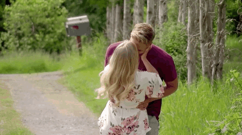 Bachelor Canada Season 3 - Chris Leroux - Media SM - *Sleuthing Spoilers* - #2 - Page 34 Giphy