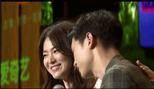 5 bằng chứng cho thấy tình yêu Song Joong Ki dành cho Song Hye Kyo là chân ái Battle Island hậu duệ mặt trời phim Hàn sao Hàn Seoul Drama Awards showbiz Hàn Song Hye Kyo Song Joong Ki Song Song Couple