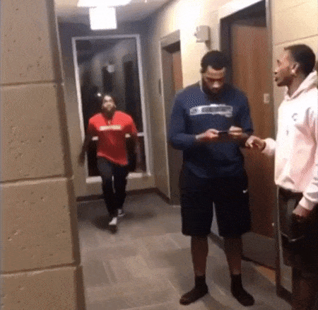 20 гифок с крутыми людьми, глядя на которых вы спросите: 