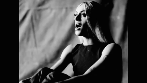 Pabllo Vittar denúncia 'bullying e violência contra jovens LGBTQ+' em novo clipe de 'Indestrutível'; assista Pabllo Vittar denúncia 'bullying e violência contra jovens LGBTQ+' em novo clipe de 'Indestrutível'; assista