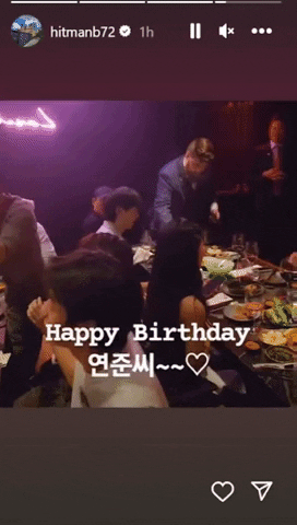 Чонгук из BTS, TXT и Бан Ши Хёк собрались вместе, чтобы отпраздновать победу на VMA и день рождения Ёнджуна