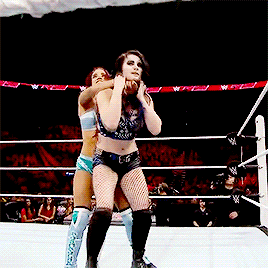 [RAW #1 ] Match 2 : Lana vs Sasha Banks Giphy