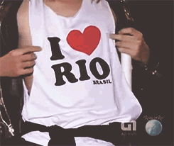 Jared Leto vestindo uma camiseta "I Love Rio".