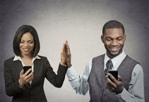 GIF high five peak para Instagram