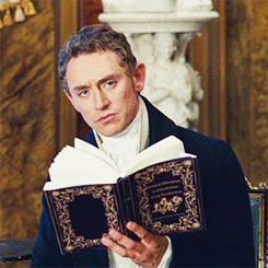 15 Things Only Bibliophiles Can Relate To
