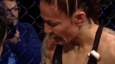 Vitória de Amanda Nunes rende chuva de elogios e bônus do UFC 