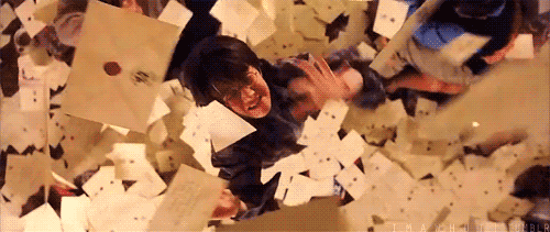 Harry Potter recibiendo sus cartas a Hogwarts en la primera película de la saga.- Blog Hola Telcel