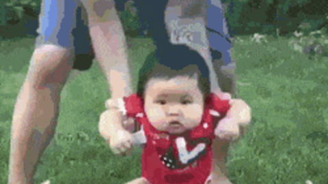 Babies react to grass