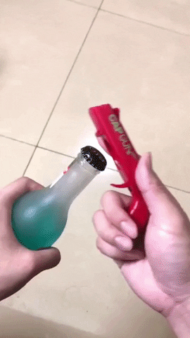 Capgun - Nunca foi tão divertido abrir garrafas! | e-grife