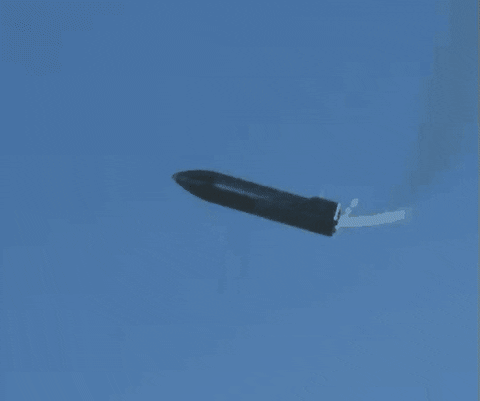 giphy - Teste da Nave SpaceX tem explosão mas lançamento e descida bem sucedido
