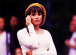 happy glee season 4 crying lea michele