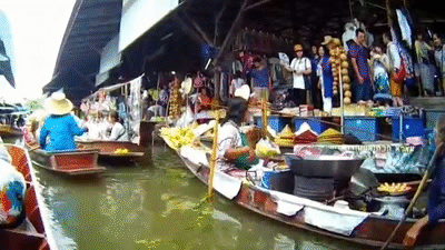 Did you know that Kelantan has not one, but two floating markets? 1