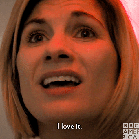 mujer feliz de que ahora WhatsApp tenga nombres de usuario únicos para todos los usuarios.- Blog Hola Telcel