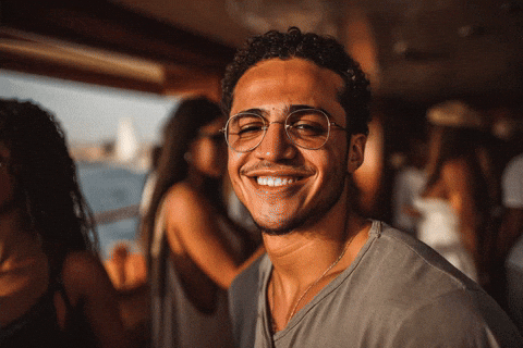 giphy.gif giphy.gif